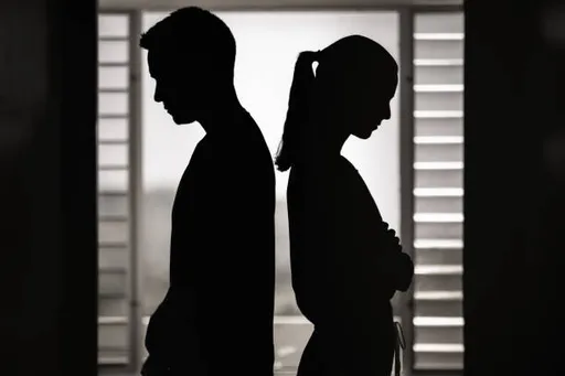 戀上女士官分手變仇人　同性愛侶翻臉匿名發文毀名譽　下場曝光