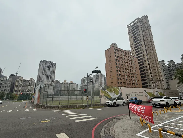 農16特區「國揚鉑御」，目前傳出銷售2成，但資訊尚無證實，而京城案明年將進場，房價估將屬6-7字頭。葉家銘攝