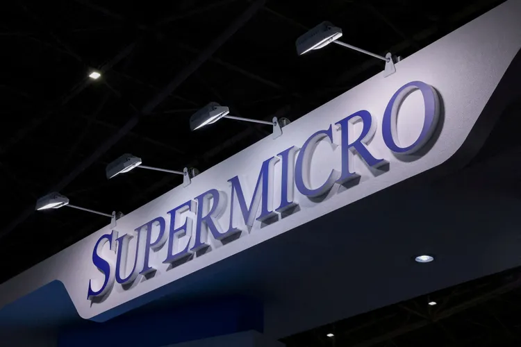 Supermicro。路透