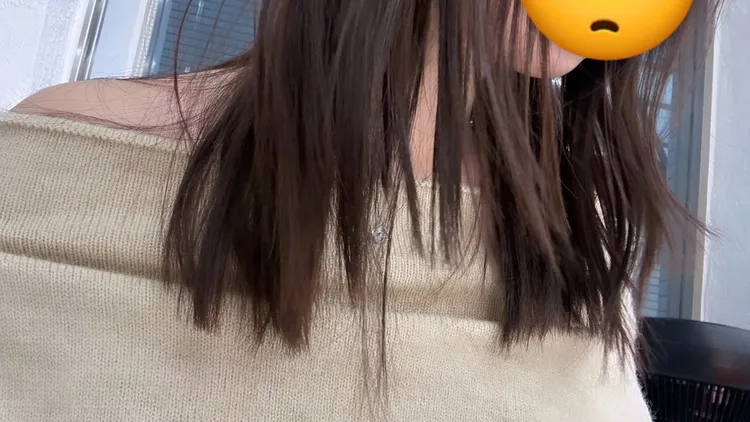 女網友鐵火醬抱怨自己的頭髮被三上悠亞御用美髮師剪壞了。翻攝自鐵火醬X