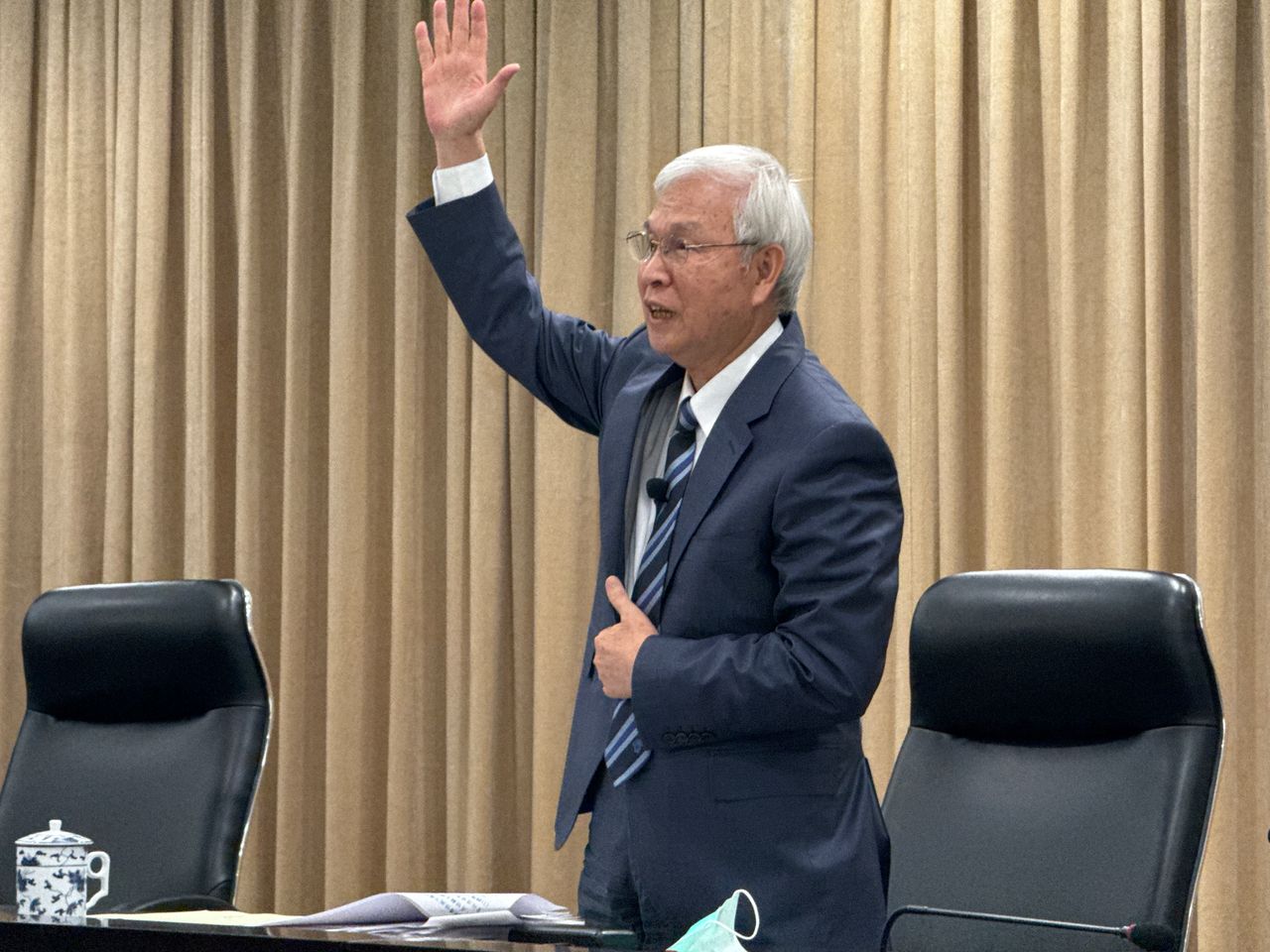 不再納悶了!楊金龍解釋銀行找台積電借錢原因 談「四貸同堂」現象