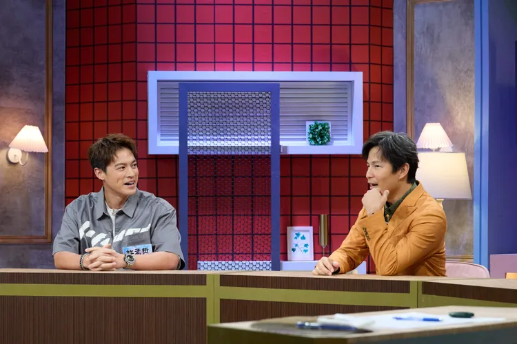 孫協志（右）吐槽許孟哲「中看不中用」。東森超視提供