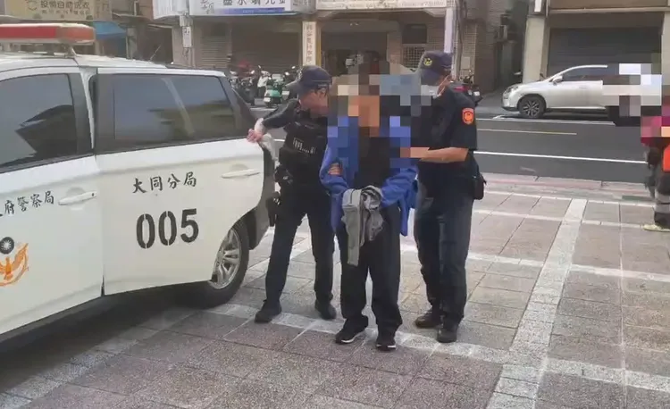 嫌犯遭帶回。翻攝畫面