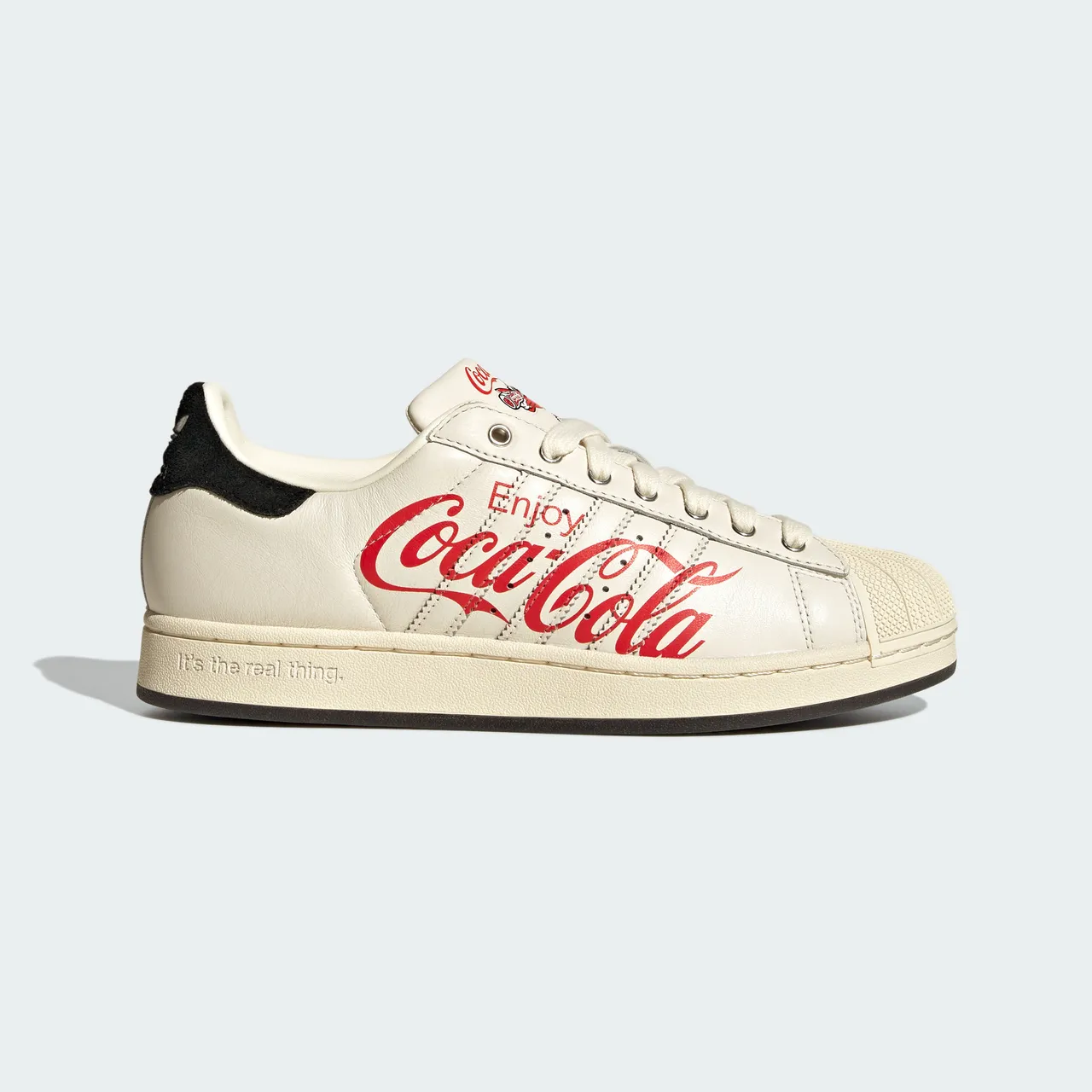 adidas Originals、可口可樂聯名系列SUPERSTAR II COCA-COLA，4690元。品牌提供