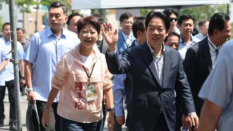 民進黨台南市長參選人陳亭妃過往與總統賴清德一起出席活動。翻攝自陳亭妃臉書