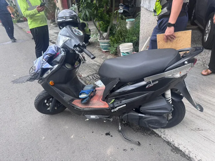 林男的機車。民眾提供
