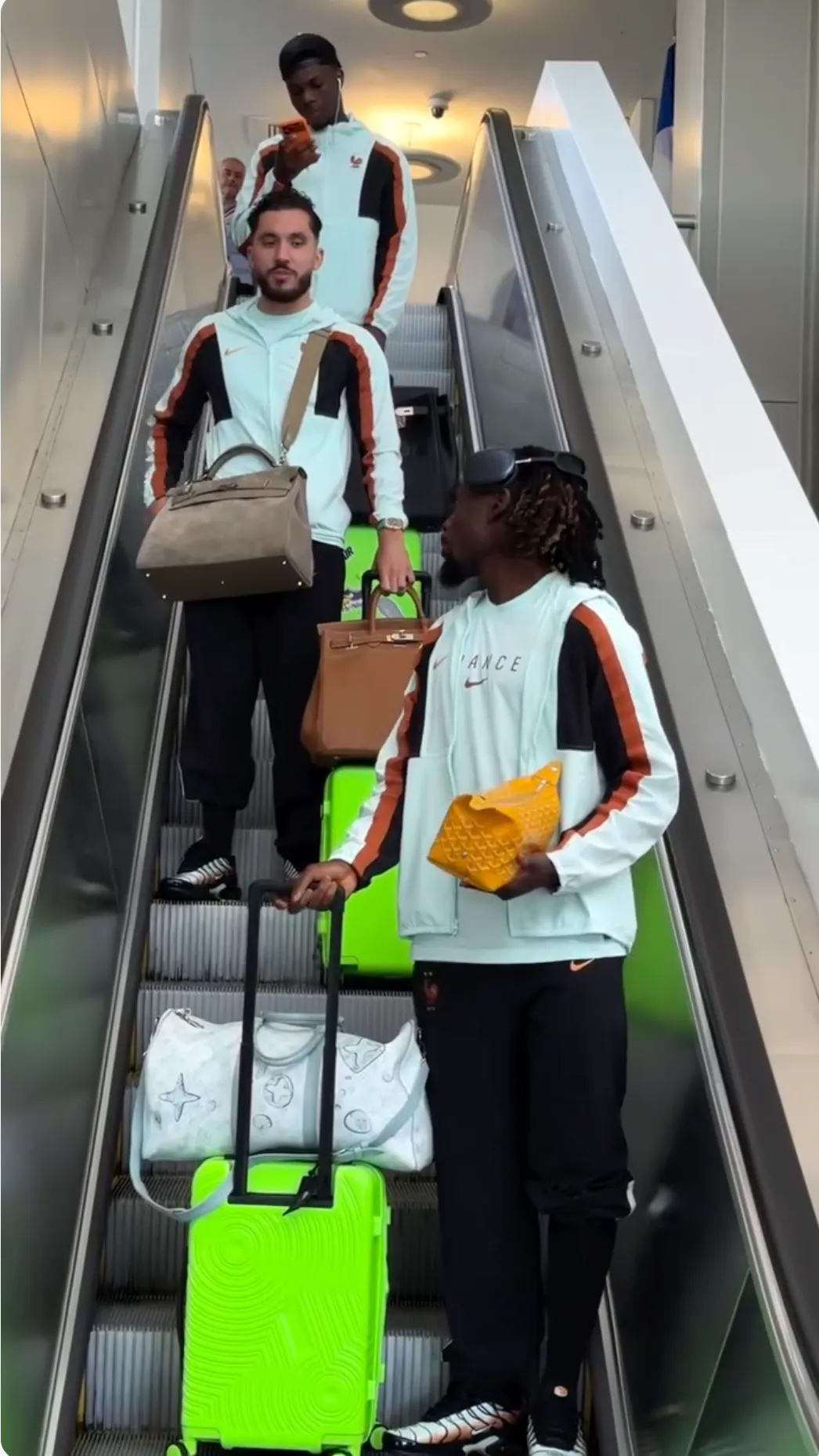 包括Hermè、Goyard、LV等精品都是法國隊行頭。翻攝equipedefrance IG