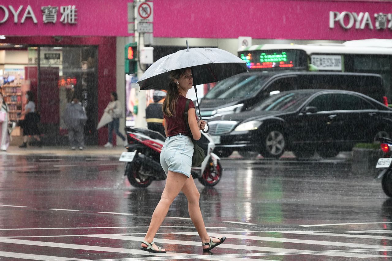 明起雨勢趨緩、飆高溫33度 專家曝梅雨季近尾聲