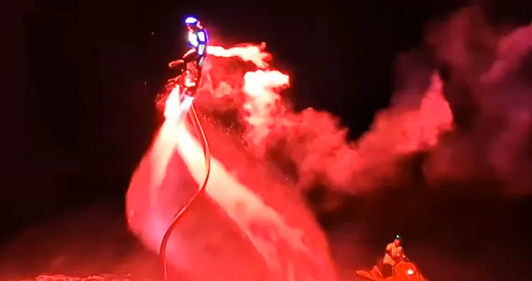 2026碧潭水舞季，首日亮相的「水上鋼鐵人」成為今年一大亮點。Felix Lin授權提供