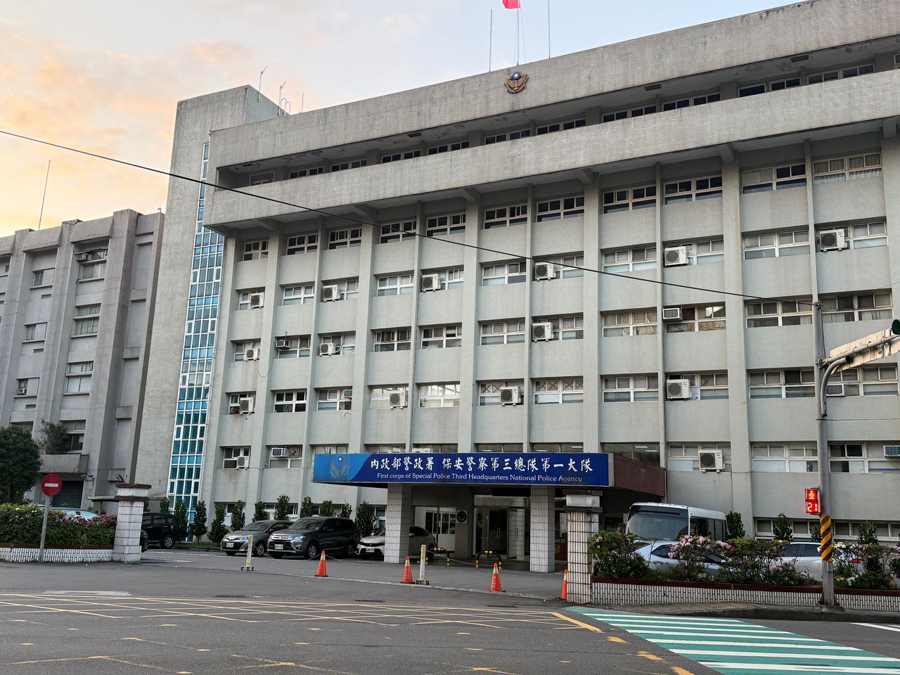 今年最大條!走私集團假冒燈飾進口 警破獲「市值千萬」喪屍菸彈零件