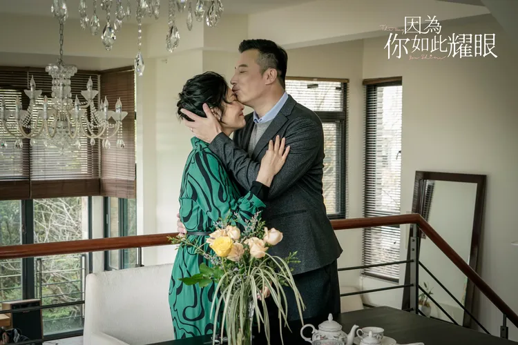 林煒（右）現在少有戲劇作品，先前和螢幕CP張玉嬿相隔28年再合作。資料照、時創影業提供