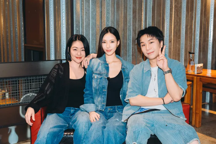 小S （左）認訪女兒比演員還緊張，遭 Elly（中） 吐槽犀利主持形象，右為派翠克。東森綜合台提供