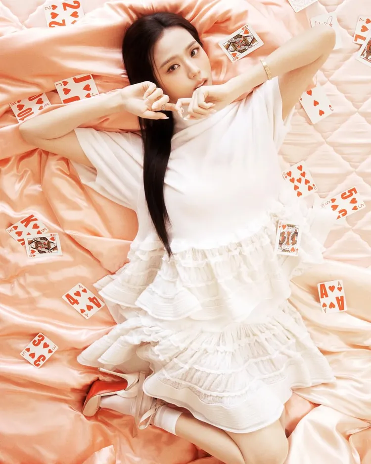 Jisoo熱愛卡地亞LOVE系列手環。翻攝IG
