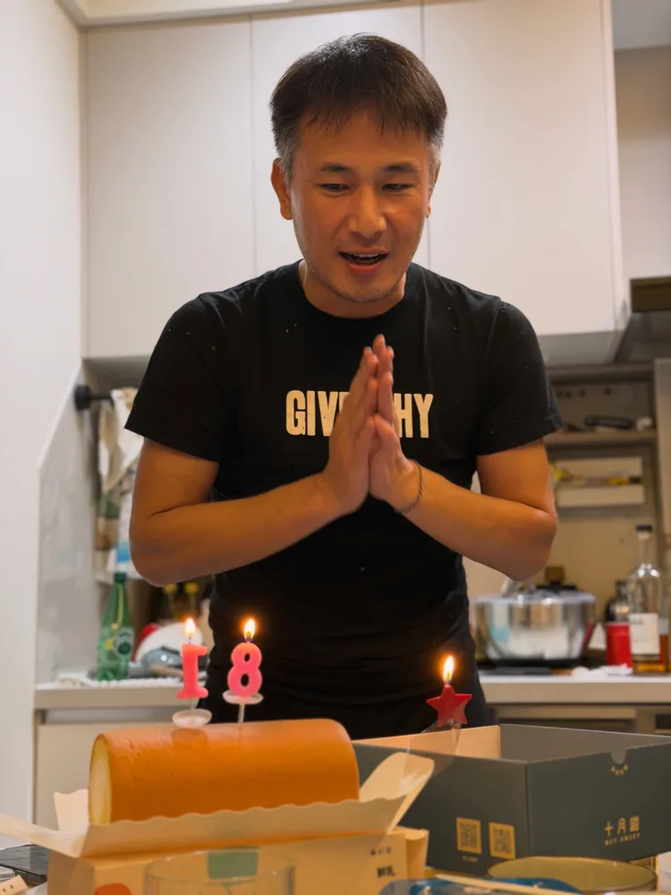 元旦生日的傅子純在跨年後慶生。翻攝謝京穎臉書