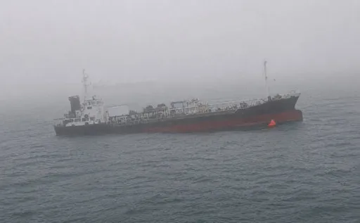 外籍油輪高雄彌陀外海失去動力　9船員獲救！拖往鵝鑾鼻監控