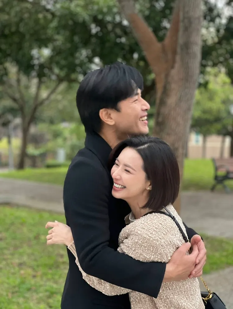 吳婉君初次到民視演八點檔《愛的榮耀》，與傅子純組成螢幕CP。翻攝吳婉君臉書