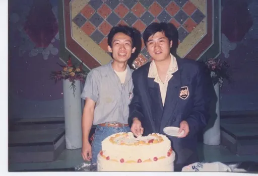 38年前舊照出土！郭子乾25歲還只是助理　胡瓜笑喊：我已經紅了