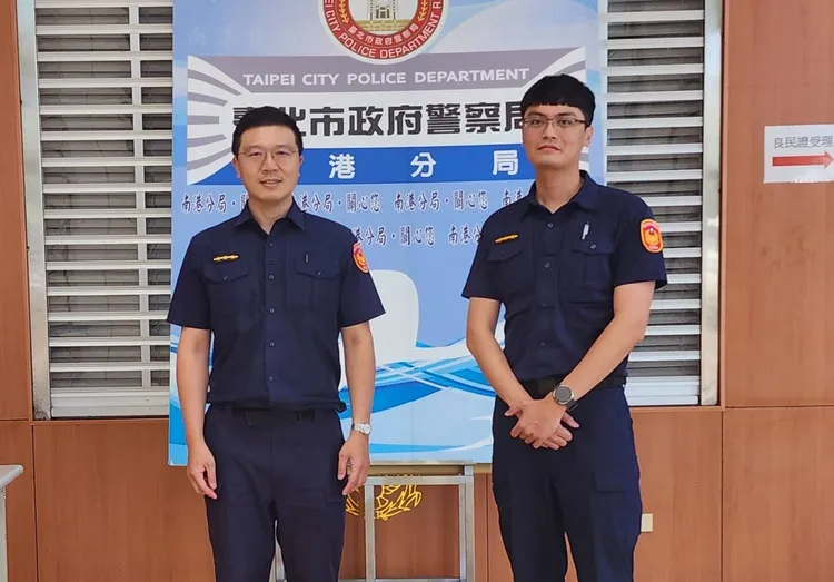 到場處理員警玉成所警員葛柏宏(左)、實務訓練生陳紀伸(右)。翻攝畫面