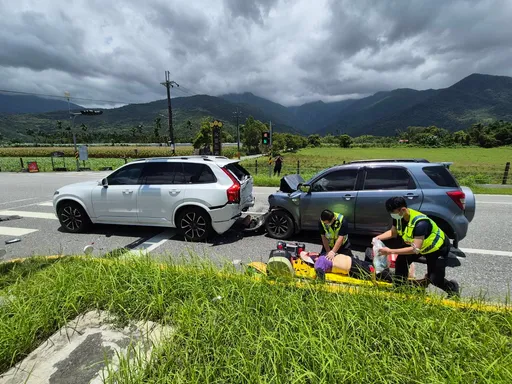花蓮台9線汽車追撞　74歲婦人受困車內救出送醫不治