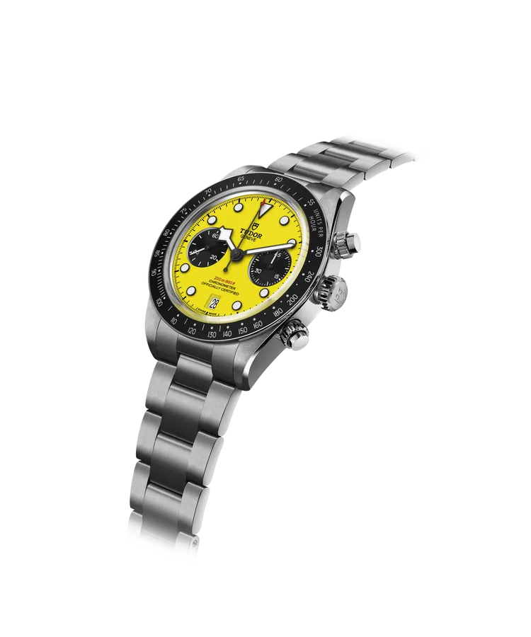 TUDOR Black Bay Chrono 39 “Bumblebee”（型號79310N），39mm，磨光及磨砂不銹鋼錶殼，黃色圓拱形錶盤，磨光及磨砂不銹鋼三鏈節錶帶，帝舵表原廠計時機芯MT5813型，動力儲存約70小時，防水深度200米，瑞士法郎5500元（約台幣21萬8000元）。品牌提供