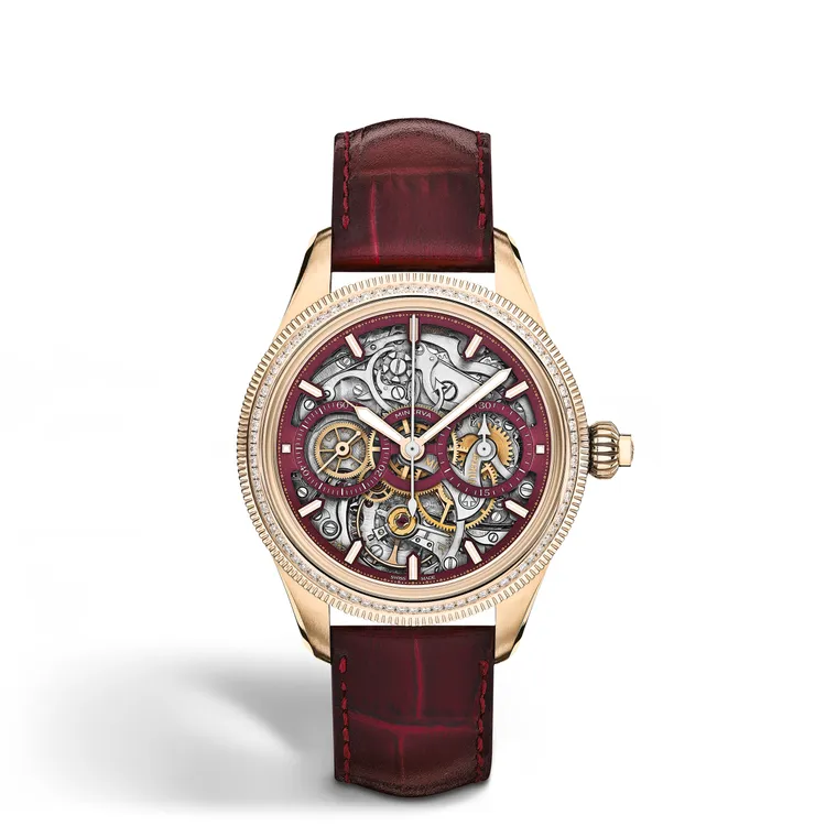 Minerva The Unveiled Secret腕錶限量版18，39mm，18K 玫瑰金錶殼（錶圈鑲嵌 84 顆明亮式切割鑽石，約 0.62 克拉），鏤空酒紅色錶盤，酒紅色半霧面鱷魚皮錶帶，Minerva自製M13.26手動上鍊機芯，動力儲存60 小時，防水深度30米，限量18只，8萬8000歐元（約台幣322萬） 。品牌提供