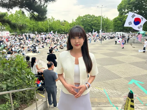 美女主播張倍滋親赴南韓前線採訪　被疑是中國媒體險遭抗議民眾驅趕