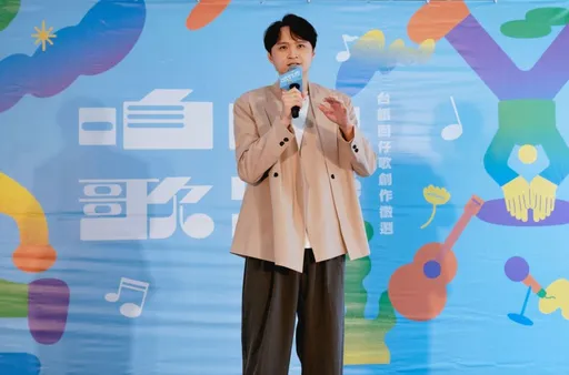 金曲歌王陳建瑋9歲女兒厲害了　唱出全台小學生心聲