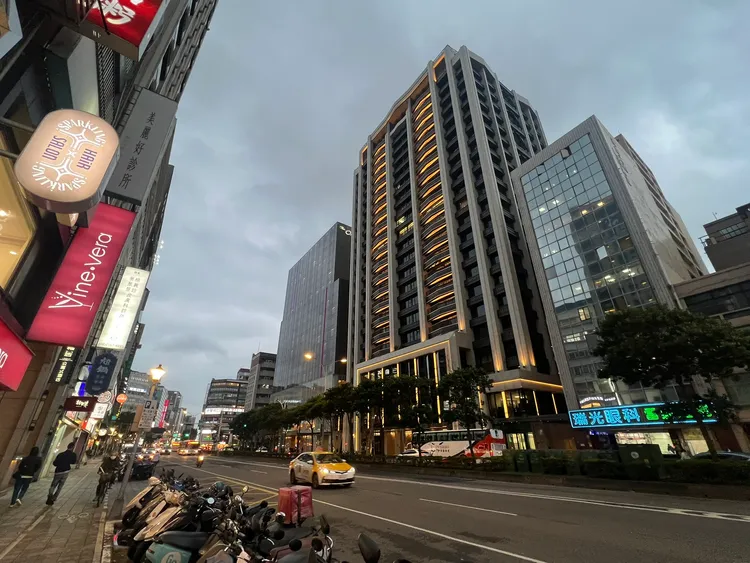 2020年3月美國啟動無限QE後，台灣房市走強並出現一波飆漲，引發市場炒房熱潮。資料照