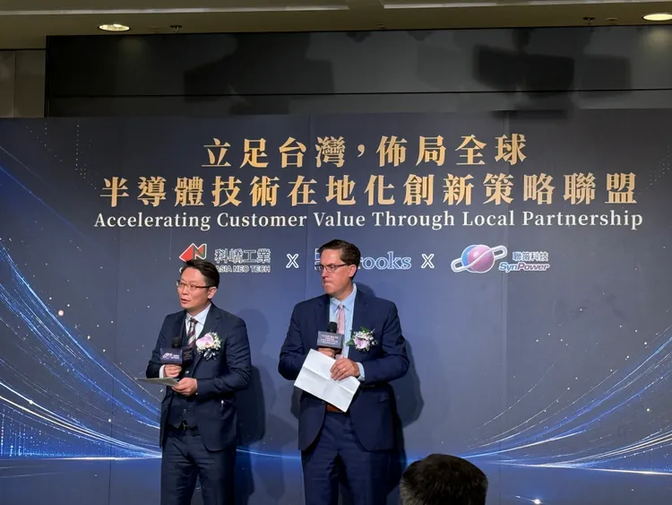 Brooks執行長David Jarzynka（右）。呂承哲攝
