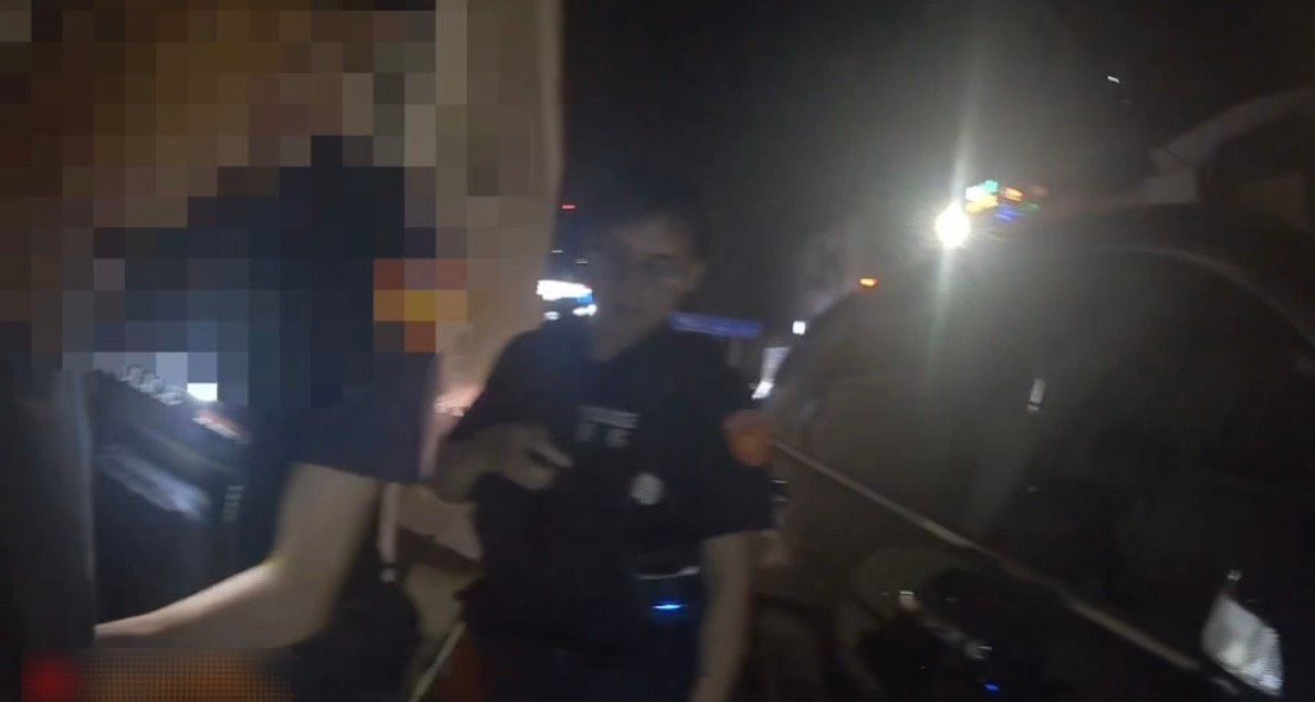 見警心虛拔腿狂奔百公尺!鼓山警攔截圍捕巷內逮毒駕男