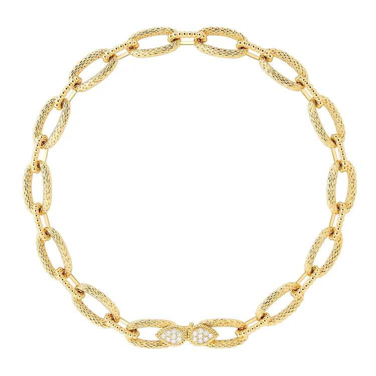 Boucheron Serpent Boheme系列Vintage項鍊，A-Lin當作腰鍊配戴，137萬。品牌提供