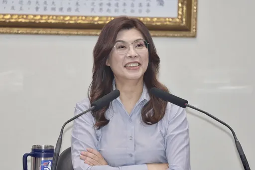 形容習近平「手軟如雲朵」　鄭麗文尷尬認了：這是私下談話...