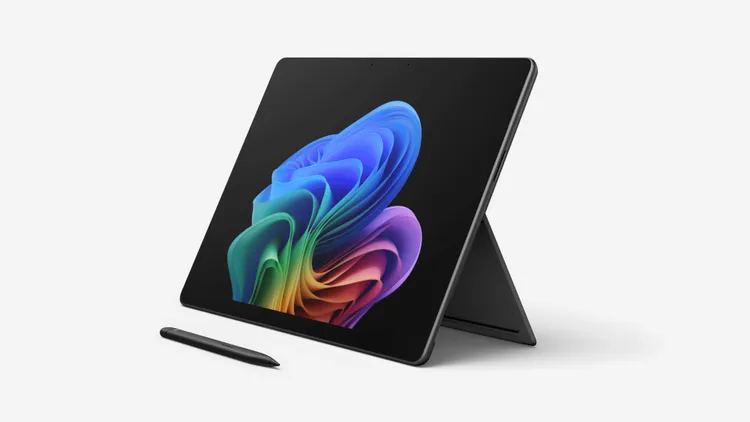 全新Surface Pro提供白金、墨黑兩款配色。微軟提供