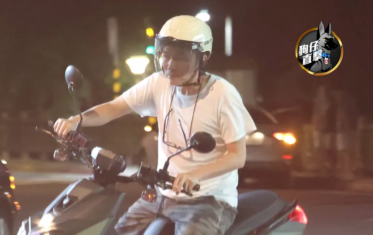 孫鵬騎機車違規迴轉。特勤中心攝