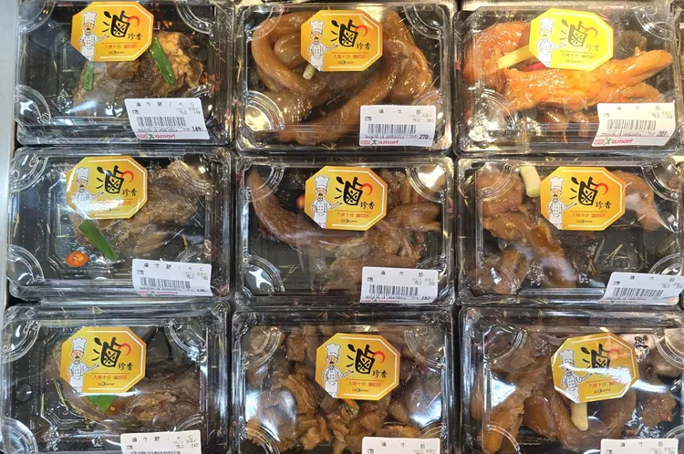 現滷牛肉系列包含牛筋、牛肚、牛腱。愛買量販提供