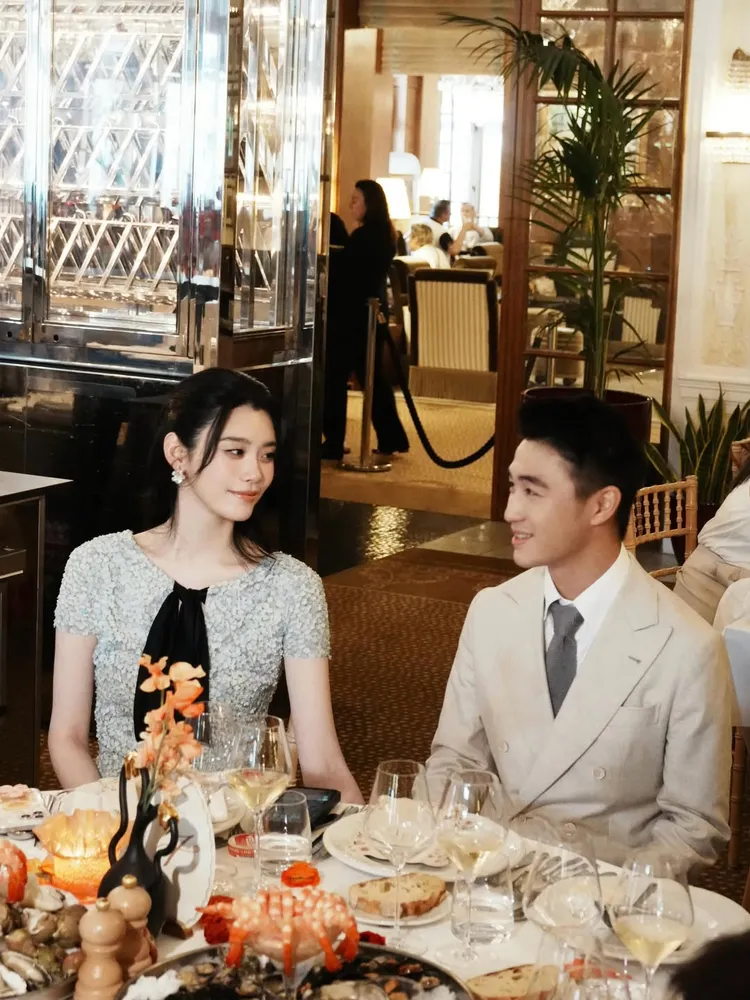 奚夢瑤（左）和何猷君結婚7年很恩愛。翻攝何猷君IG