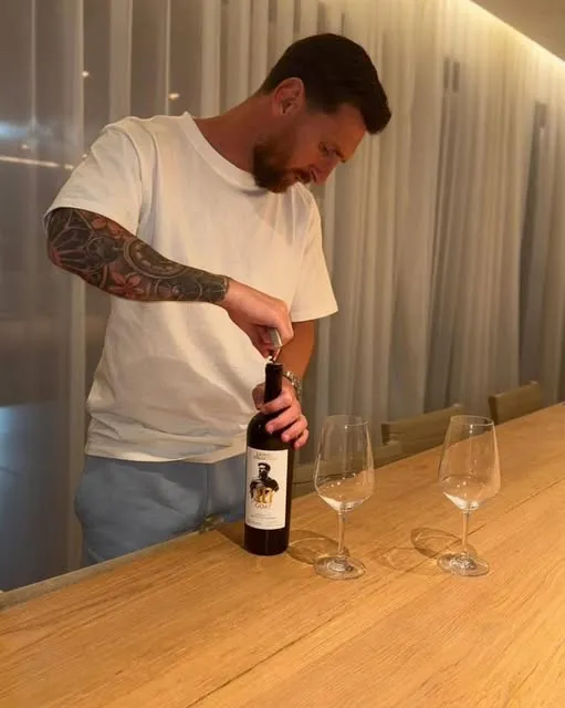 這款「Lionel Messi 10 GOAT系列酒款」，是由梅西親挑打造的高端葡萄酒。業者提供