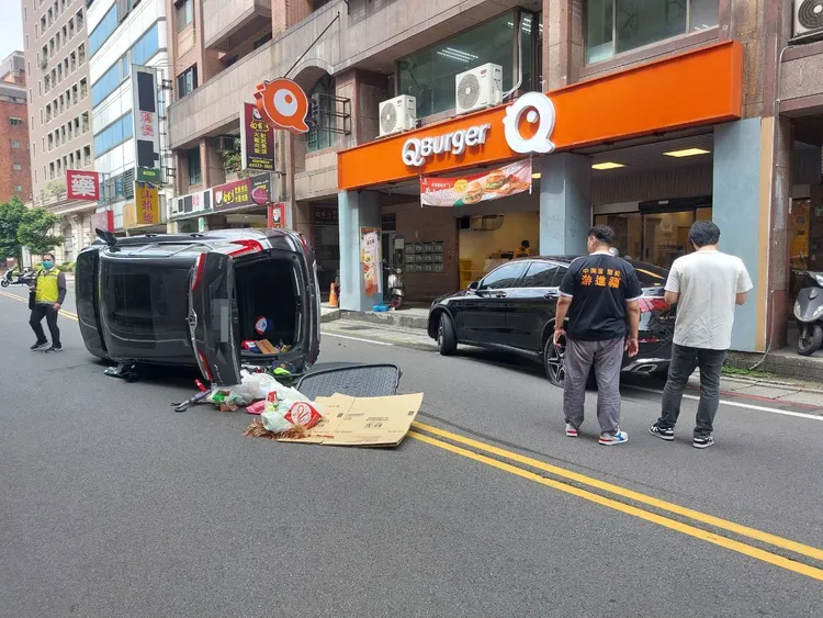 事故現場。桃園警分局提供