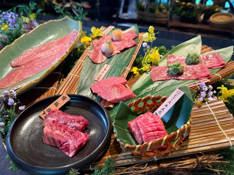 全新和牛拼盤999元起，一次可吃到7款燒肉。莊偉祺攝