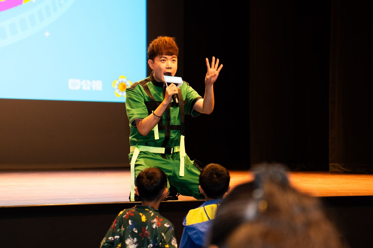 李岳睽違17年以兒童主持人身份重返馬祖 感性表示:有一種回到老朋友家