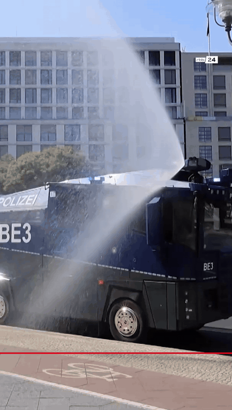 瘋狗熱浪破紀錄！　德警水砲車上街「不是因為暴動」