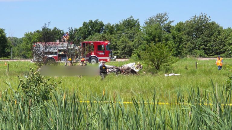 美國小飛機墜毀12人罹難 遊客冒險跳傘卻成亡魂