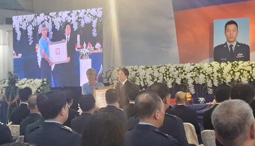 2殉職飛官永別！告別式備極哀榮　賴清德總統親臨致哀