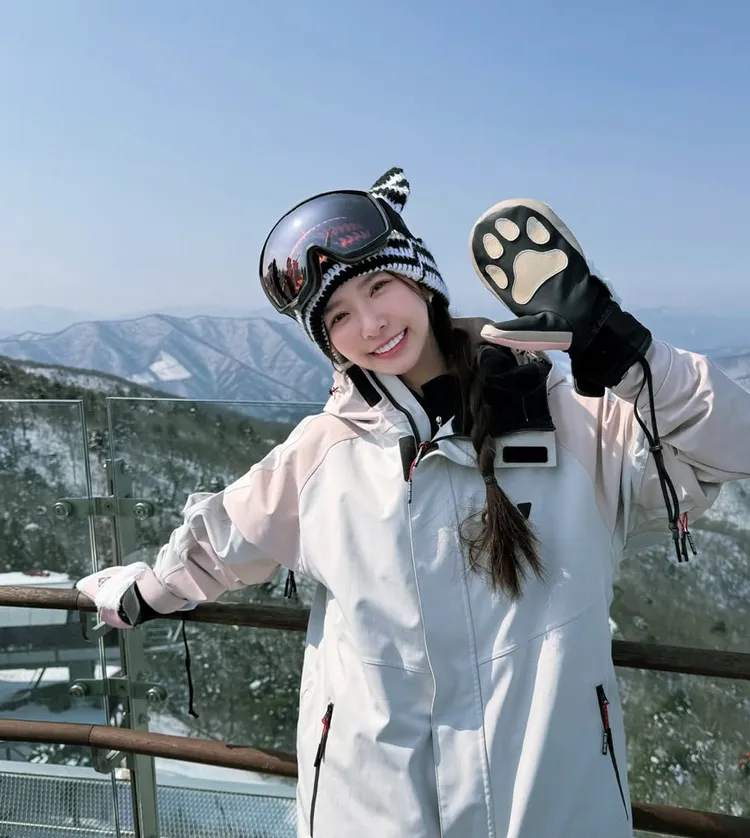 禾羽曬出雪景的合照。翻攝禾羽IG