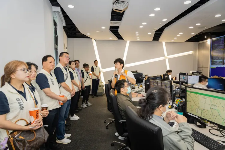 高虹安率隊參訪桃園市智慧交通控制中心。新竹市府提供