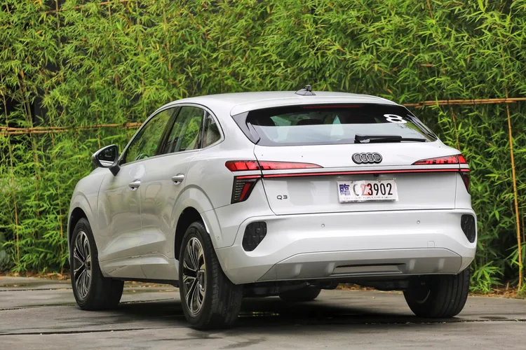 目前國內導入Q3 SUV與圖中Q3 Sportback兩種車身形式，車系售價由191萬元起跳。林浩昇攝