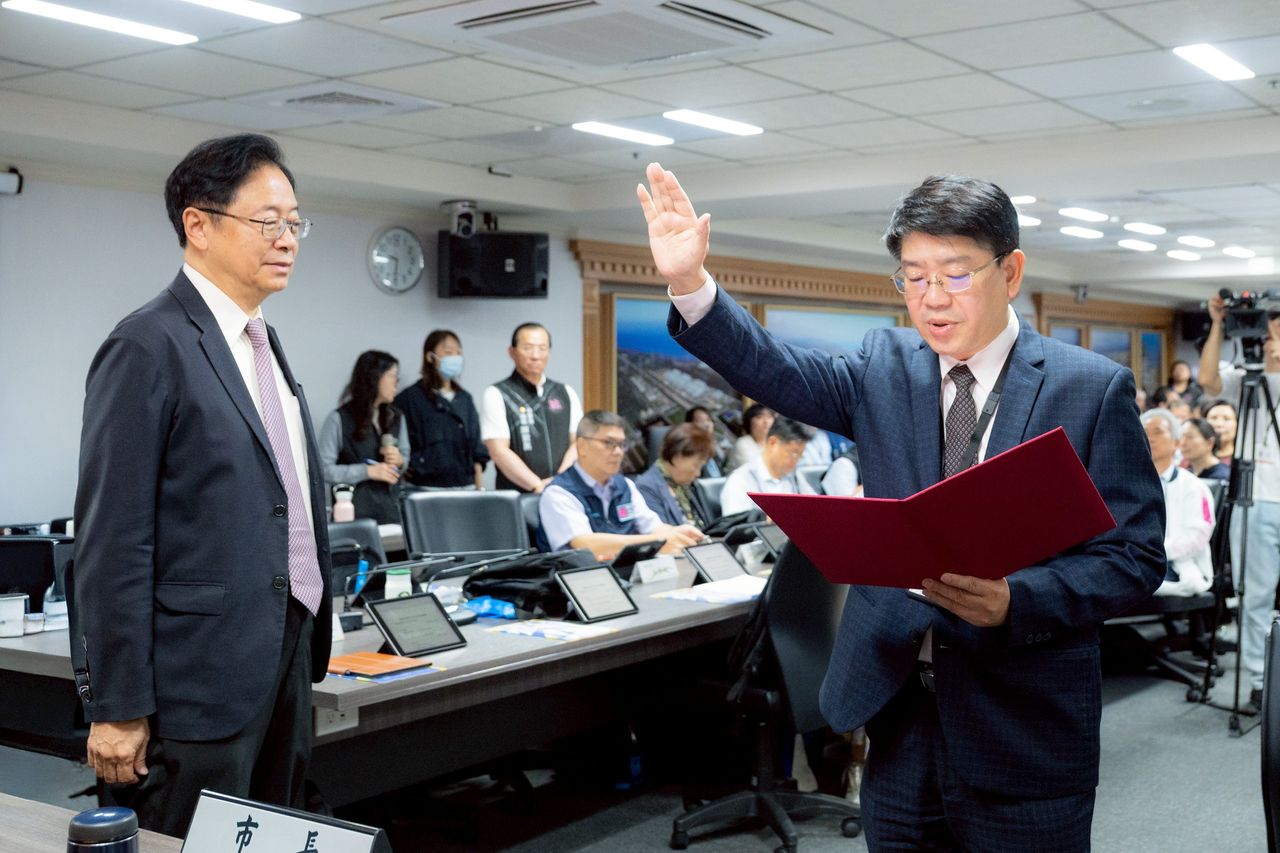 桃市新任地稅局長倪永祖宣誓就職 張善政期勉持續精進稅務服務品質