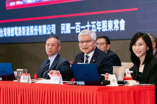 赴美設廠動搖台灣優勢？魏哲家揭成功方程式　對手追趕台積電冷回2字