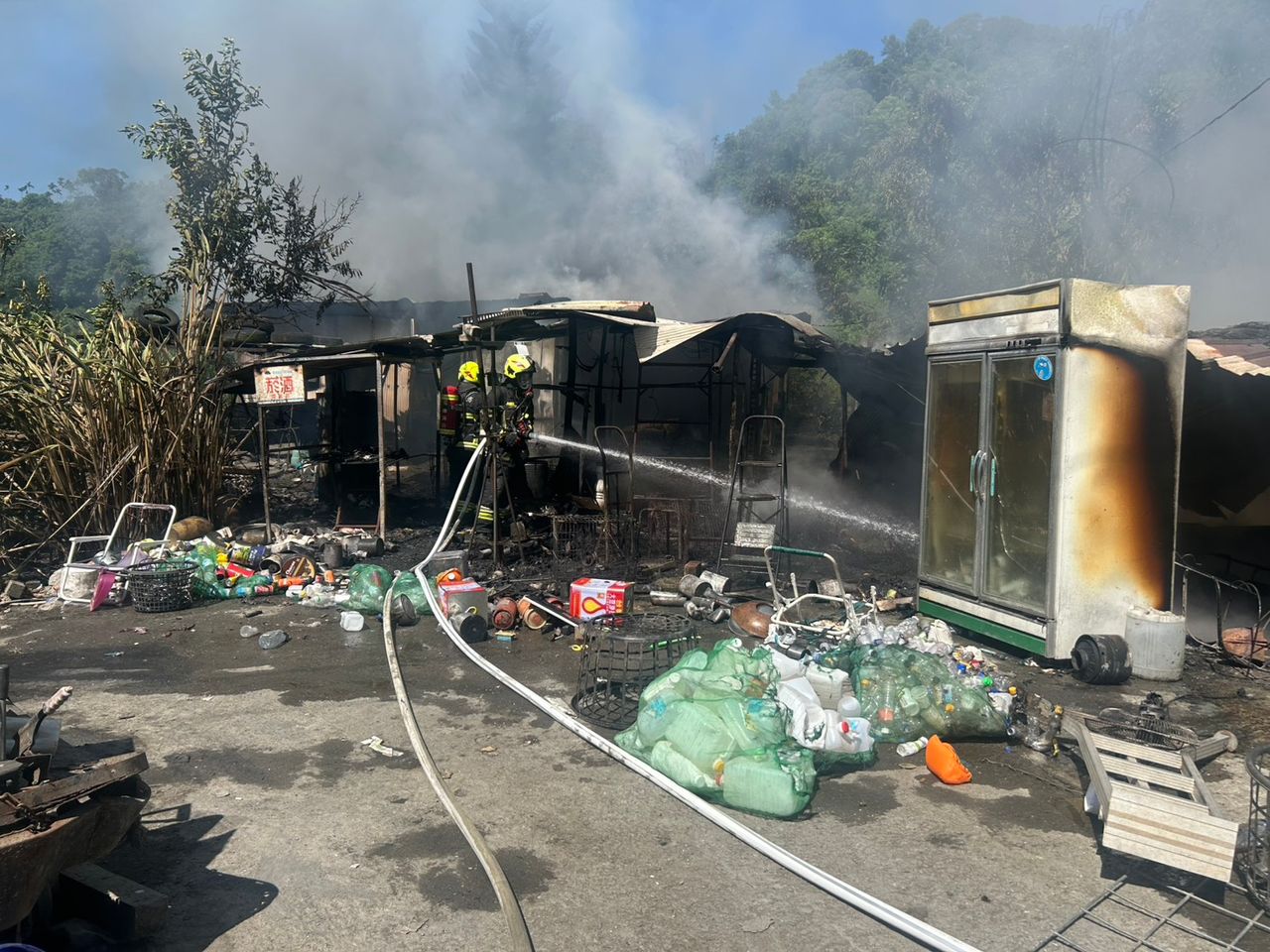 花蓮卓溪山區工寮火警竄濃煙 警消及時撲救未釀傷亡