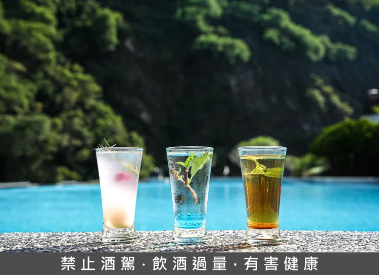 太魯閣晶英酒店《谷風回響》以季風與土地的相遇為靈感，單點每杯400元、三款風味組合價1000元。業者提供
